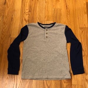 Eddie Bauer Kids Gray and Navy Long Sleeve Tee Size Medium (10/12)